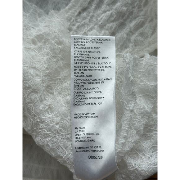 Urban Outfitters White Smocked Lace Babydoll Top Women’s Small Tie Front - Picture 6 of 6